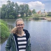 Medizinstudentin aus Heidelberg bietet Nachhilfeunterricht für Grundschülerinnen und -Schüler in Deutsch, Englisch und Mathe